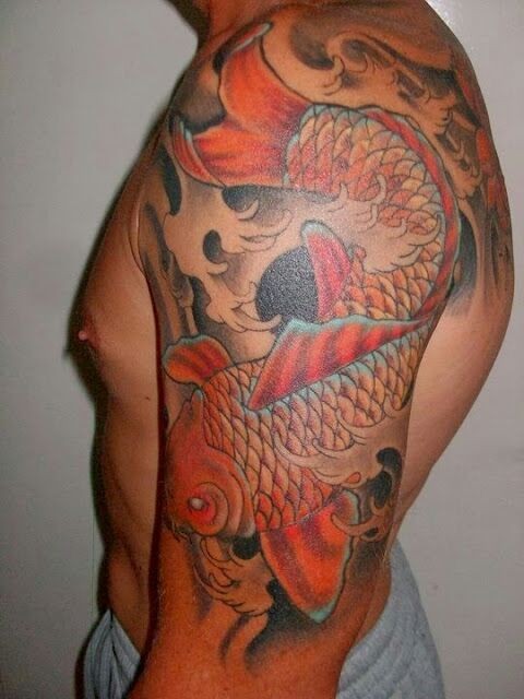 一款非常大气的包大臂鲤鱼纹身