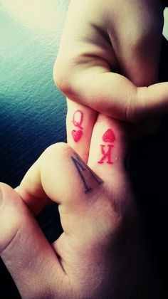 情侣手指个性小巧的纹身图案