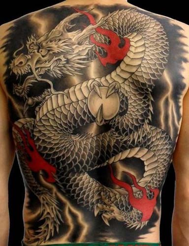 象征中华名族精神的龙纹身