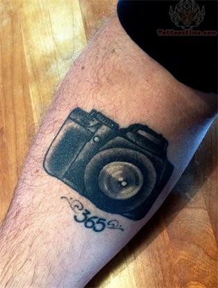 非常有个性的手臂相机纹身