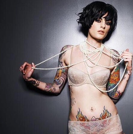 短发美女也可以性感可爱