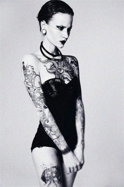 短发美女也可以性感可爱
