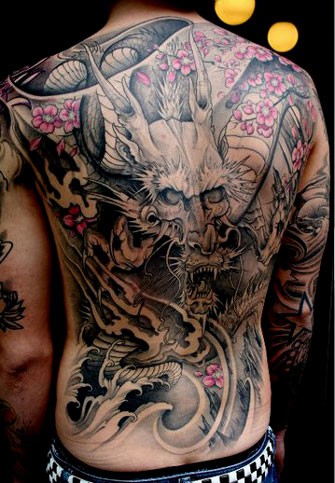 我们都是龙的传人  霸气外露的龙纹身