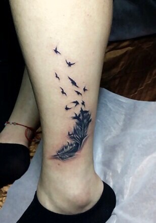 大受喜爱的羽毛纹身