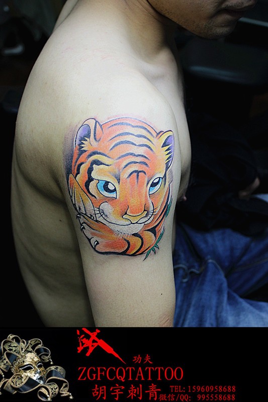 彩色老虎崽纹身