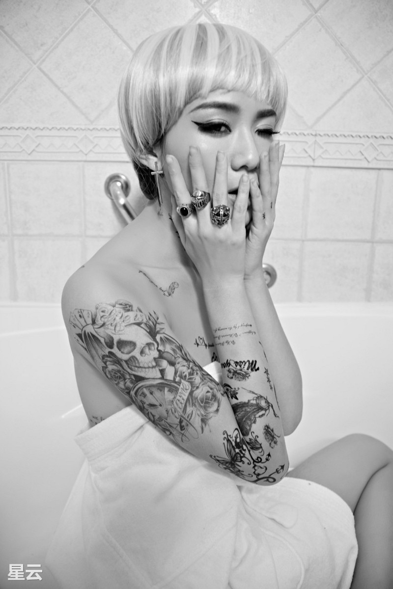 90后超模王熙然纹身写真