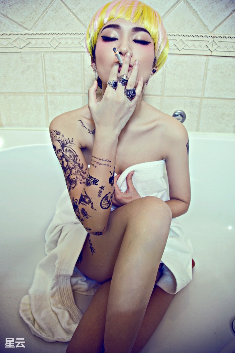 90后超模王熙然纹身写真