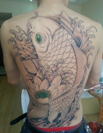亚洲经典传统的鲤鱼纹身