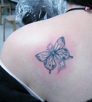 一只非常漂亮的蝴蝶纹身