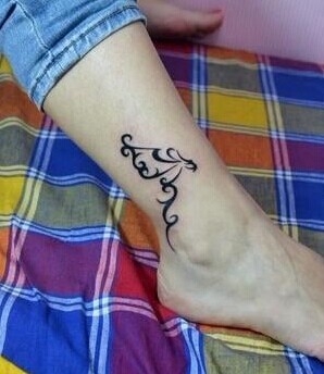 凤凰图腾脚踝纹身