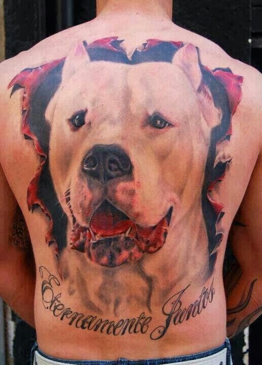 男士背部可爱的狗狗纹身图案