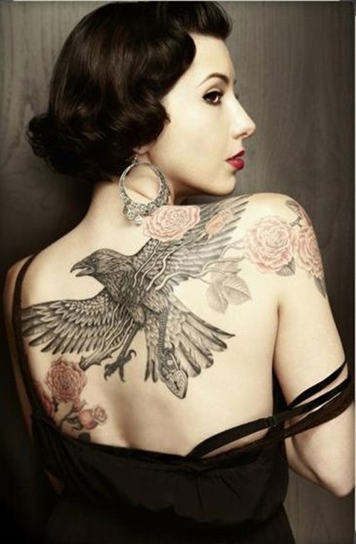 经典鹰雕纹身 女性不一样的美