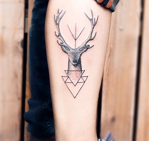 腿部小鹿图案个性纹身