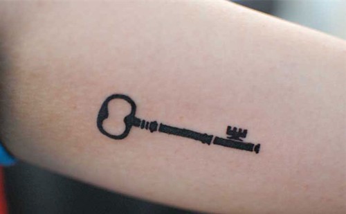 一组时尚简单的钥匙图案纹身