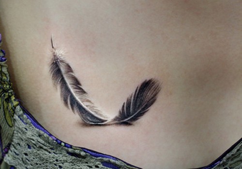 唯美漂亮的羽毛图案纹身