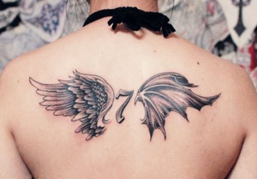 后背上的恶魔翅膀纹身
