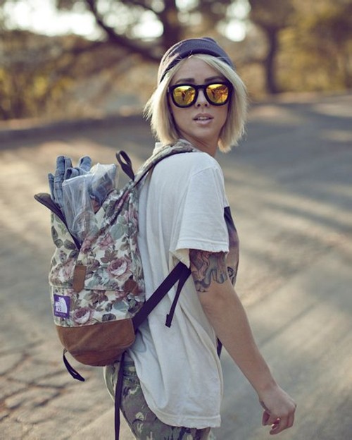 个性时尚的花臂女孩