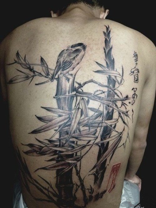 盛开在背部的唯美水墨画纹身