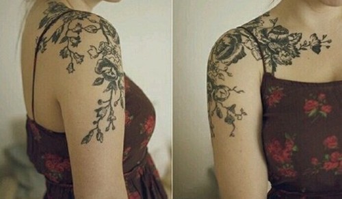 性感妖娆女性肩背部纹身