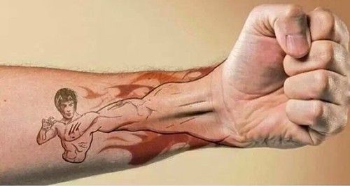 新颖创意手臂纹身秀