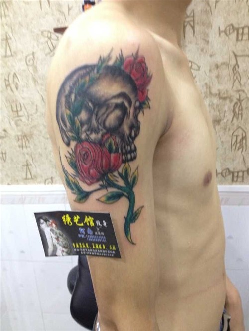 手臂纹身  腿部纹身  胸部纹身  绣艺馆纹身