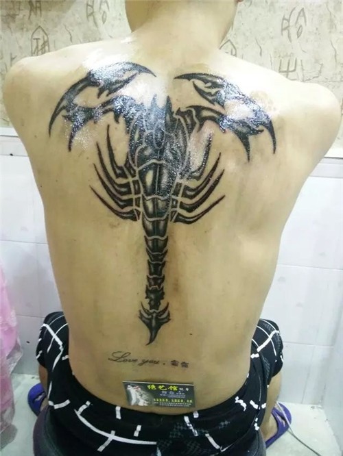 手臂纹身  腿部纹身  胸部纹身  绣艺馆纹身