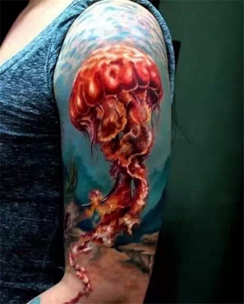 多彩的水母纹身