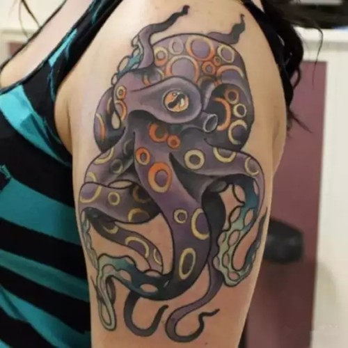 手部个性章鱼纹身