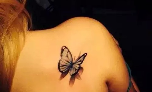 精致的蝴蝶纹身