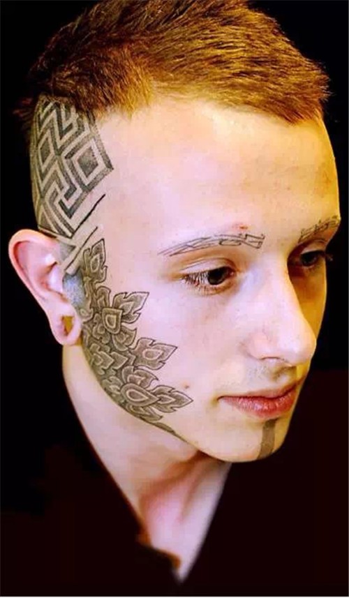 Geometric风格点刺头部纹身