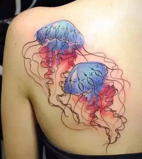 精致的水母纹身