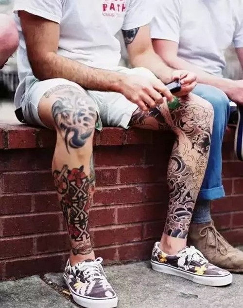 不可错过的时尚花腿纹身