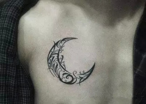 神秘的月亮图腾纹身