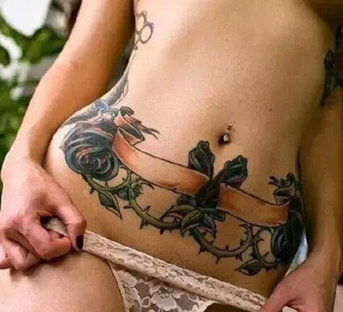 用纹身来点缀你性感迷人的小蛮腰