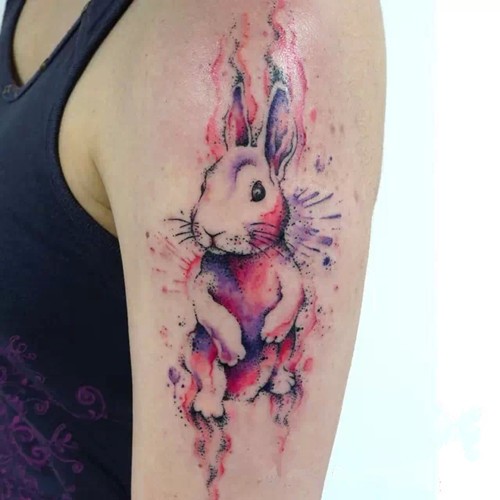 萌萌的卡通小兔子纹身