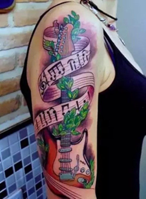 跟随音乐动起来  吉他纹身