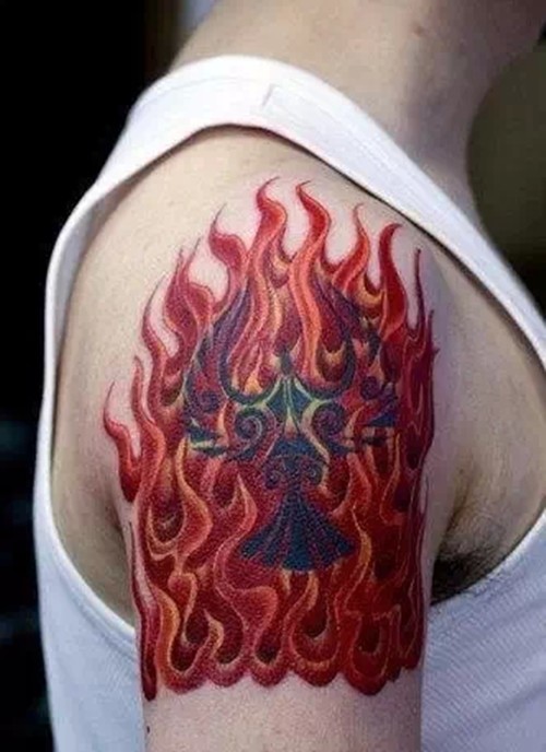 熊熊燃烧的火焰纹身