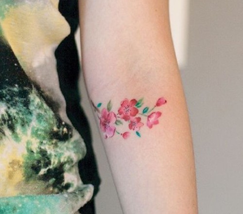 女生超爱的唯美清新花儿纹身