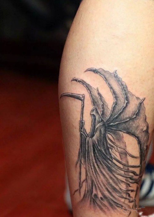 腿部另类死亡之神纹身