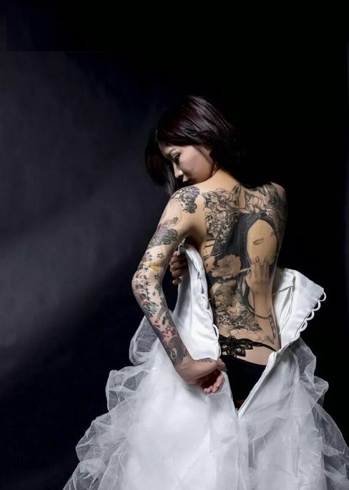 待嫁的纹身新娘