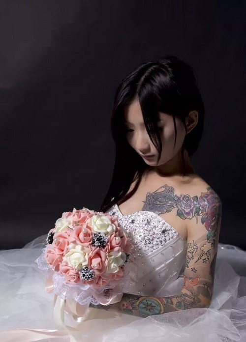 待嫁的纹身新娘
