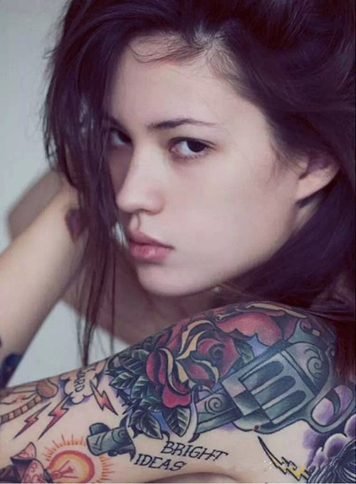 Ira Chernova  性感貌美的女纹身摄影师