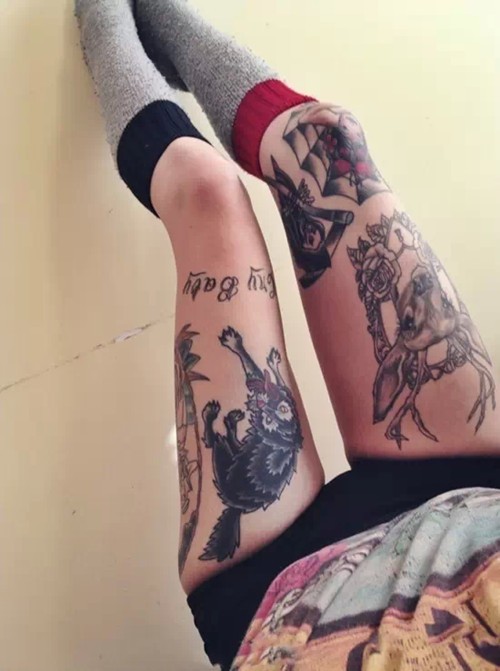 漂亮纹身与性感大长腿