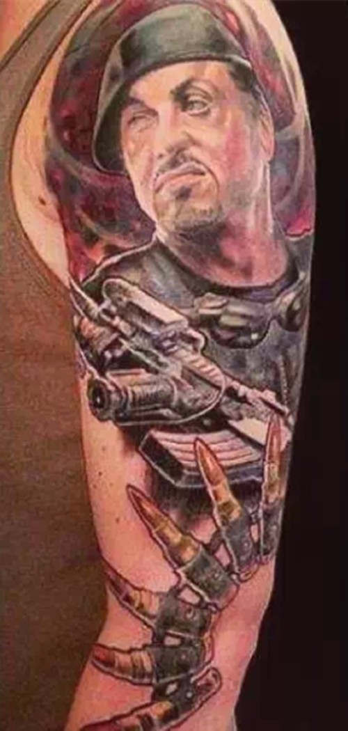 欧美型男史泰龙的霸气纹身图片