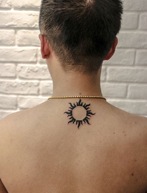 潮男的个性太阳纹身图案