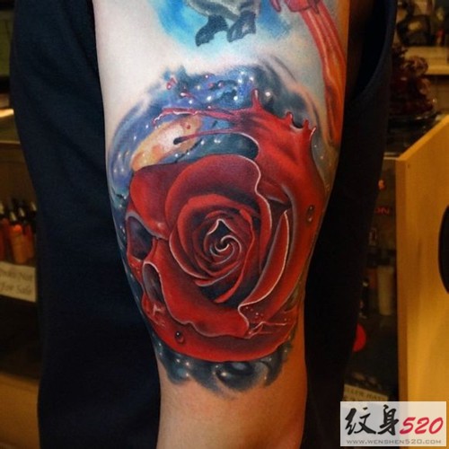 惊艳的大红玫瑰纹身图案大全