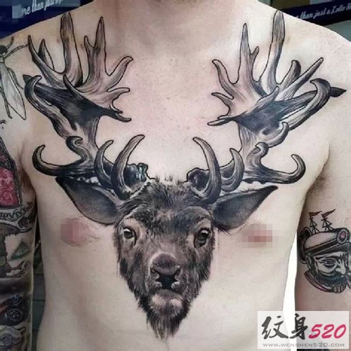 男性前胸创意纹身图片