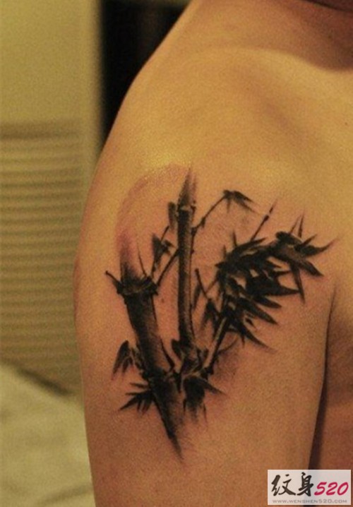 纹在皮肤上的翠竹