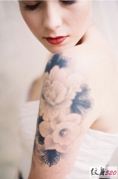 美女手臂简单个性纹身