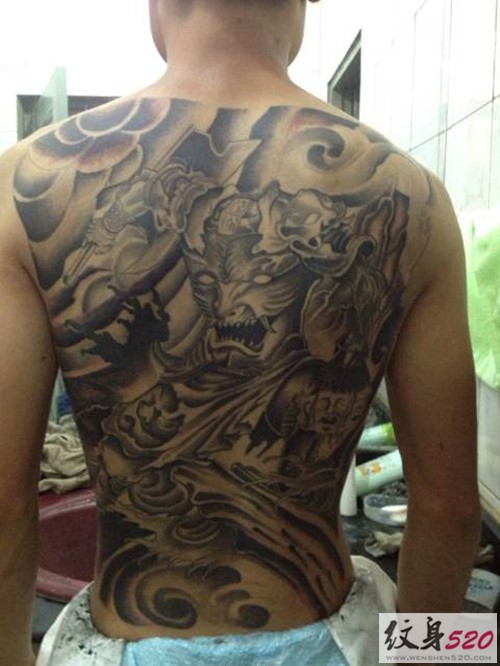 男士满背战神刑天纹身
